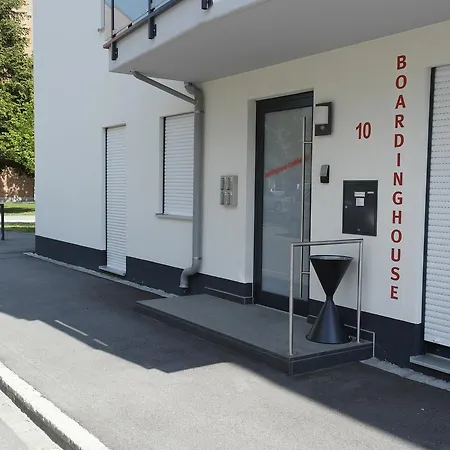 Boardinghouse Hotel *